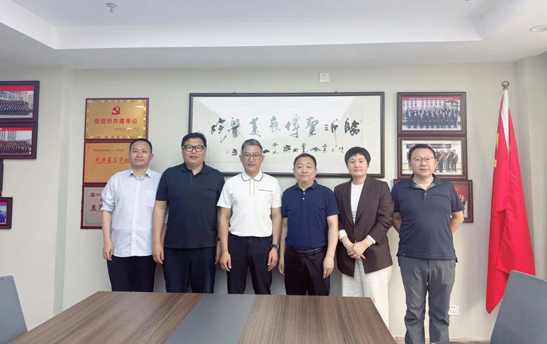 此次交流活动进一步增进了两院之间的了解与2.jpg